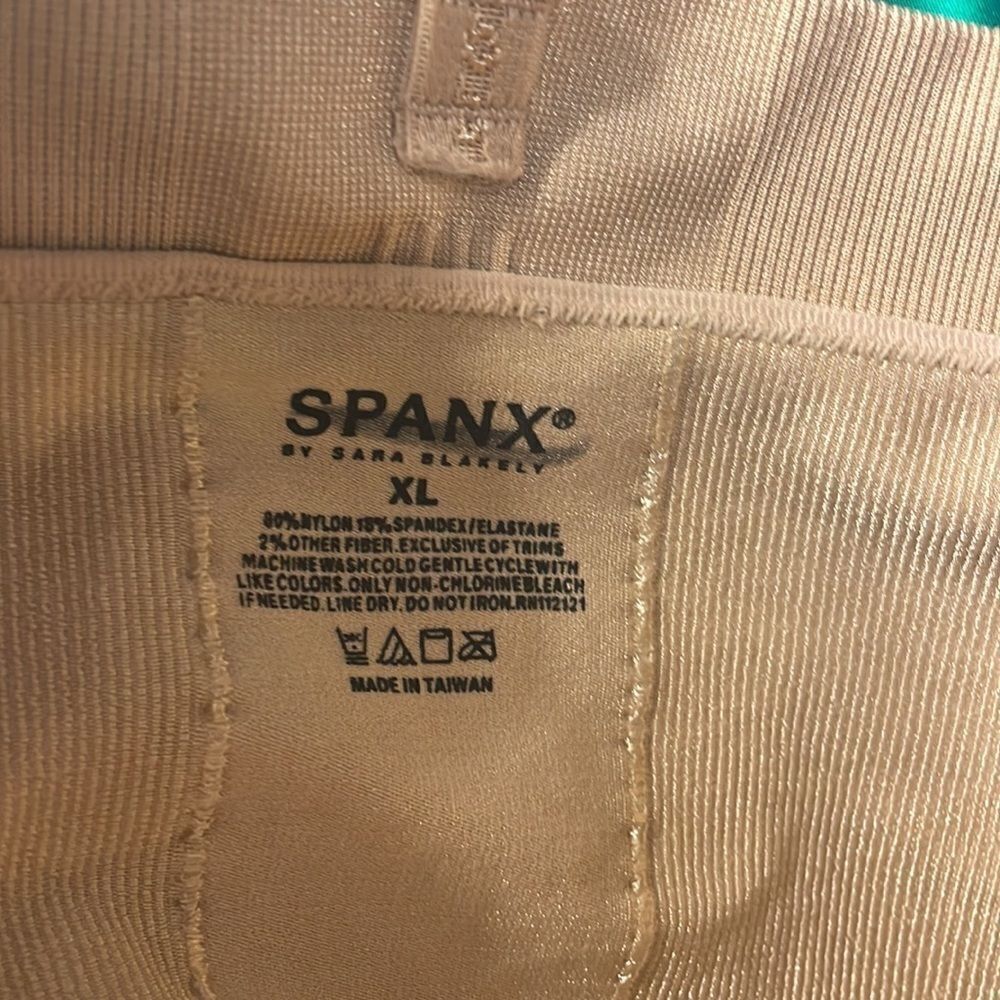 𝅺Spanx for woman - Picture 7 of 7